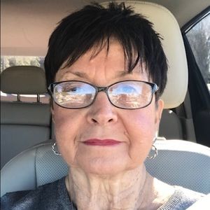 Meet your Posher, Candace